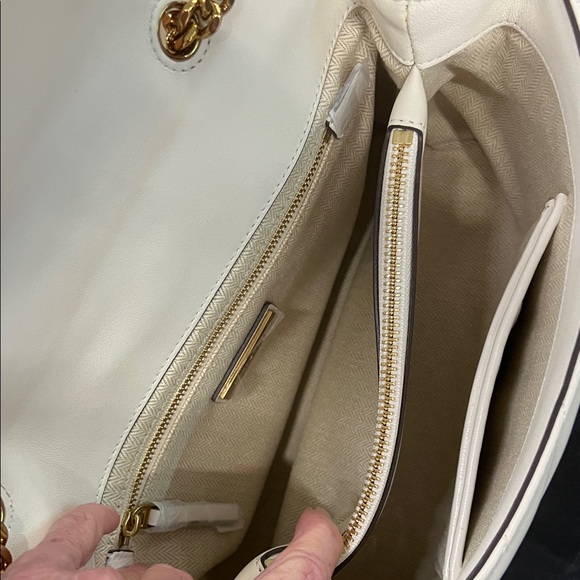 Tory Burch Cream Quilted Shoulder Bag with Gold Chain NWTS - Picture 9 of 11